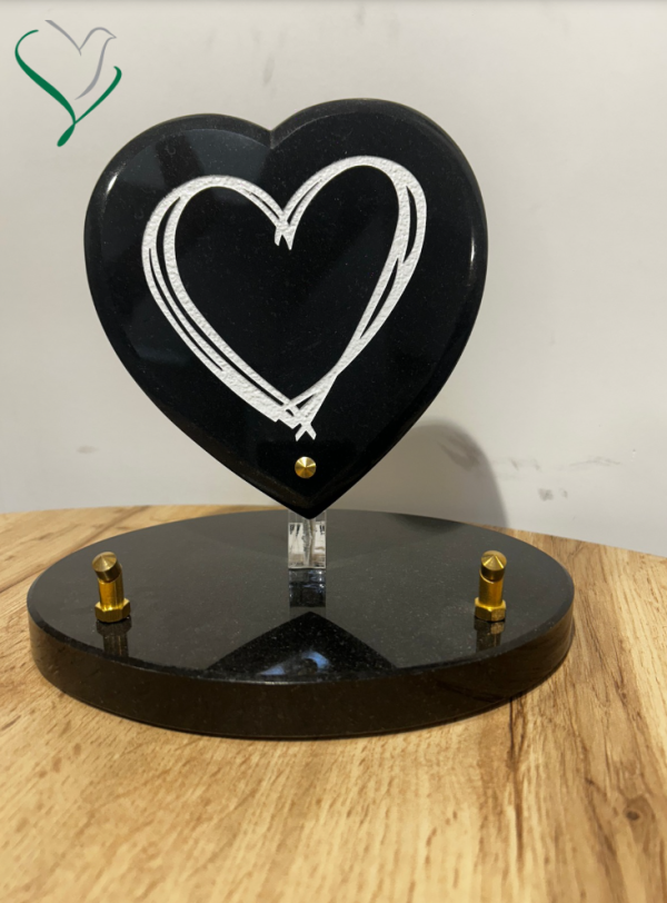 plaque coeur graphiti